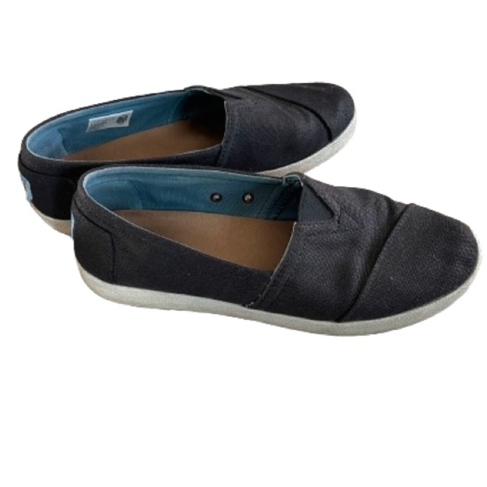 Toms brand black flat shoes. Women’s Size 9